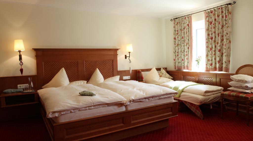 Die Lilie / Hotel Garni Reutte Exterior photo